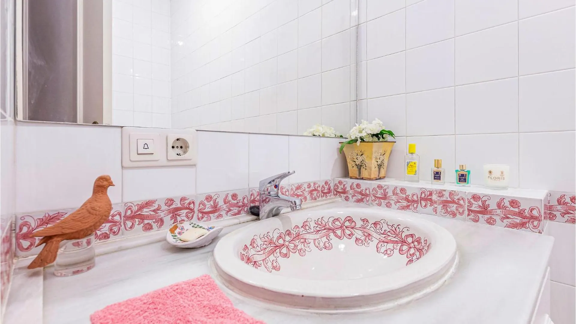 Awesome Home In Marbella With Wifi 0*,